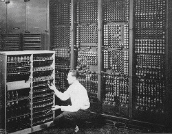 первый компьютер ENIAC